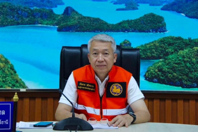 รองผู้ว่าราชการจังหวัดสุราษฎร์ธานี พร้อมด้วยหัวหน้าส่วนราชกา ... พารามิเตอร์รูปภาพ 1