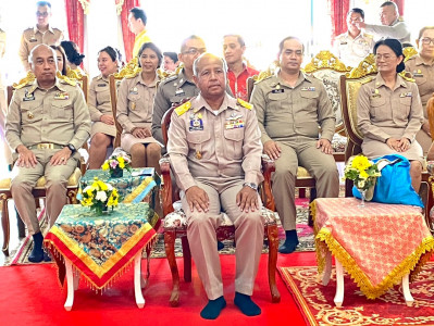 รองผู้ว่าราชการจังหวัดสุราษฎร์ธานี เป็นประธานในพิธีปลงผมบรรพ ... พารามิเตอร์รูปภาพ 1