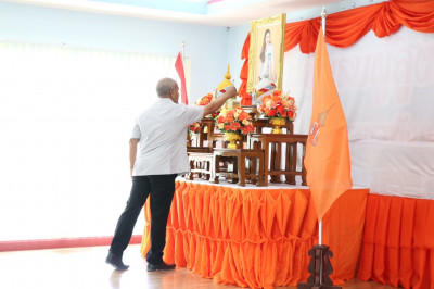 รองผู้ว่าราชการจังหวัดสุราษฎร์ธานี เป็นประธานในกิจกรรมเทิดพร ... พารามิเตอร์รูปภาพ 1