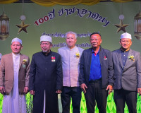 รองผู้ว่าราชการจังหวัดสุราษฎร์ธานี และนายสำนวน ทองศรี นายอำเ ... พารามิเตอร์รูปภาพ 7