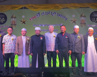 รองผู้ว่าราชการจังหวัดสุราษฎร์ธานี และนายสำนวน ทองศรี นายอำเ ... พารามิเตอร์รูปภาพ 8