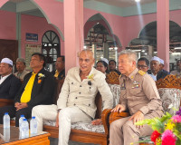 รองผู้ว่าราชการจังหวัดสุราษฎร์ธานี และนายสำนวน ทองศรี นายอำเ ... พารามิเตอร์รูปภาพ 2