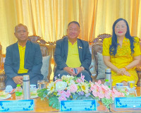 รองผู้ว่าราชการจังหวัดสุราษฎร์ธานี กล่าวต้อนรับดร.กิตติรัตน์ ... พารามิเตอร์รูปภาพ 1