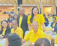 รองผู้ว่าราชการจังหวัดสุราษฎร์ธานี กล่าวต้อนรับดร.กิตติรัตน์ ... พารามิเตอร์รูปภาพ 6
