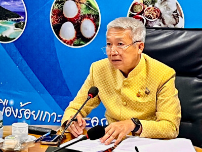 รองผู้ว่าราชการจังหวัดสุราษฎร์ธานี เป็นประธานการประชุมการพิจ ... พารามิเตอร์รูปภาพ 1