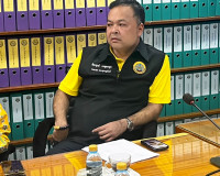 รองผู้ว่าราชการจังหวัดสุราษฎร์ธานี เป็นประธานการประชุมการพิจ ... พารามิเตอร์รูปภาพ 4