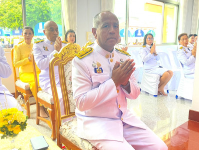 รองผู้ว่าราชการจังหวัดสุราษฎร์ธานี เป็นประธานในพิธีบรรพชาอุป ... พารามิเตอร์รูปภาพ 1