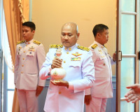 ผู้ว่าราชการจังหวัดสุราษฎร์ธานีเดินทางเชิญคนโทน้ำพระพุทธมนต์ ... พารามิเตอร์รูปภาพ 6