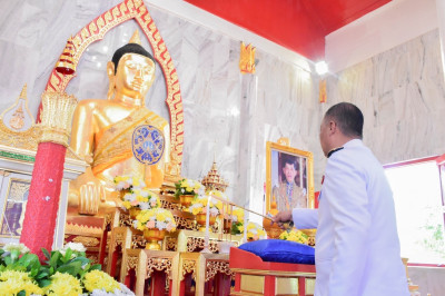 จังหวัดสุราษฎร์ธานีจัดพิธีสมโภชและถวายเทียนพรรษาพระราชทาน พร ... พารามิเตอร์รูปภาพ 1