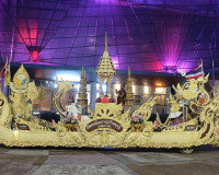 จังหวัดสุราษฎร์ธานีนำเรือพนมพระถ้วยรางวัลพระราชทาน ร่วมแสดงโ ... พารามิเตอร์รูปภาพ 17
