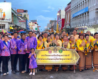 จังหวัดสุราษฎร์ธานีนำเรือพนมพระถ้วยรางวัลพระราชทาน ร่วมแสดงโ ... พารามิเตอร์รูปภาพ 4