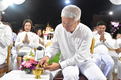 รองผู้ว่าราชการจังหวัดสุราษฎร์ธานี เป็นประธานพิธีเจริญพระพุท ... พารามิเตอร์รูปภาพ 1
