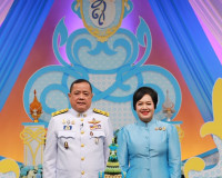 ผู้ว่าราชการจังหวัดสุราษฎร์ธานี พร้อมด้วย นายกเหล่ากาชาดจังห ... พารามิเตอร์รูปภาพ 1