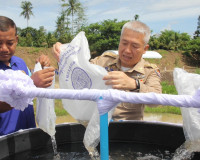 รองผู้ว่าราชการจังหวัดสุราษฎร์ธานี เป็นประธานในพิธีปล่อยพันธ ... พารามิเตอร์รูปภาพ 7