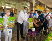 รองผู้ว่าราชการจังหวัดสุราษฎร์ธานี ร่วมเป็นเกียรติในพิธีงานท ... พารามิเตอร์รูปภาพ 1