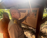 รองผู้ว่าราชการจังหวัดสุราษฎร์ธานี พร้อมด้วยจ่าเอกพิรพร อุลิ ... พารามิเตอร์รูปภาพ 6