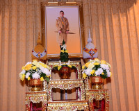 ผู้ว่าราชการจังหวัดสุราษฎร์ธานี เข้ารับมอบหนังสือพระราชทานสา ... พารามิเตอร์รูปภาพ 2