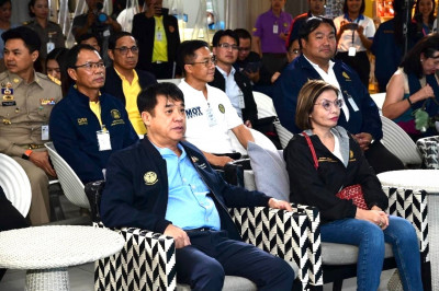 รองผู้ว่าราชการจังหวัดสุราษฎร์ธานี พร้อมด้วย ดร.กัมปนาท กลิ่ ... พารามิเตอร์รูปภาพ 1