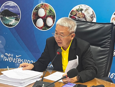 รองผู้ว่าราชการจังหวัดสุราษฎร์ธานี ในฐานะประธานอนุกรรมการพิจ ... พารามิเตอร์รูปภาพ 1