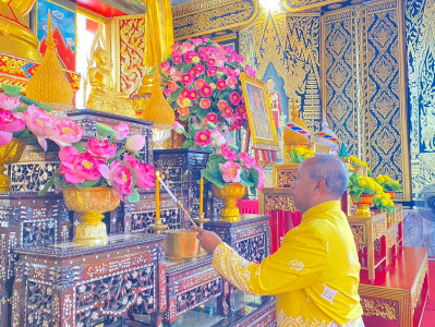 รองผู้ว่าราชการจังหวัดสุราษฎร์ธานี เป็นประธานในพิธีเจริญพระพ ... พารามิเตอร์รูปภาพ 1