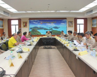 รองผู้ว่าราชการจังหวัดสุราษฎร์ธานี พร้อมด้วยหัวหน้าส่วนราชกา ... พารามิเตอร์รูปภาพ 10