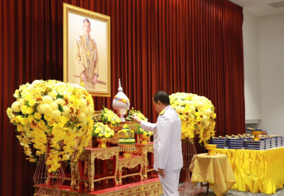 ผู้ว่าฯ สุราษฎร์ธานีเป็นประธานในพิธีมอบหนังสือพระราชทานสาราน ... พารามิเตอร์รูปภาพ 1