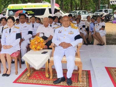 รองผู้ว่าราชการจังหวัดสุราษฎร์ธานี เป็นประธานในพิธีพระราชทาน ... พารามิเตอร์รูปภาพ 1