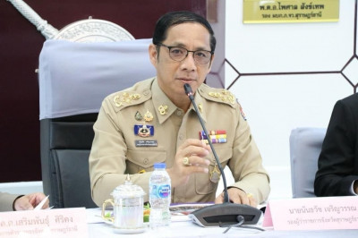 รองผู้ว่าราชการจังหวัดสุราษฎร์ธานี เป็นประธานในการประชุมคณะก ... พารามิเตอร์รูปภาพ 1