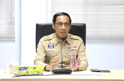 รองผู้ว่าราชการจังหวัดสุราษฎร์ธานี เป็นประธานในการประชุมเตรี ... พารามิเตอร์รูปภาพ 1