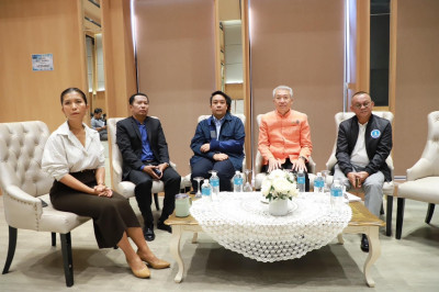 รองผู้ว่าราชการจังหวัดสุราษฎร์ธานี ให้การต้อนรับ นายพัฒนชัย  ... พารามิเตอร์รูปภาพ 1