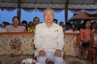 รองผู้ว่าราชการจังหวัดสุราษฎร์ธานี เป็นประธานในพิธีชักพุ่มเม ... พารามิเตอร์รูปภาพ 1