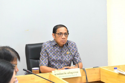 รองผู้ว่าราชการจังหวัดสุราษฎร์ธานี เป็นประธานในการประชุมคณะอ ... พารามิเตอร์รูปภาพ 1