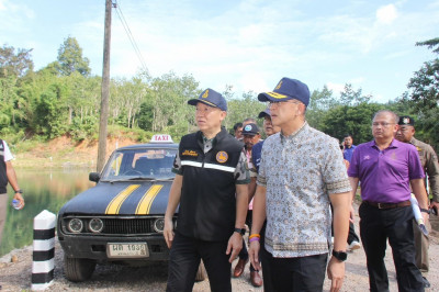 รองผู้ว่าราชการจังหวัดสุราษฎร์ธานี ร่วมลงพื้นที่อำเภอพนมเพื่ ... พารามิเตอร์รูปภาพ 1