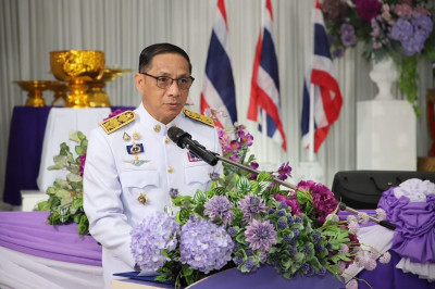 รองผู้ว่าราชการจังหวัดสุราษฎร์ธานี เป็นประธานในพิธีรับกระถาง ... พารามิเตอร์รูปภาพ 1