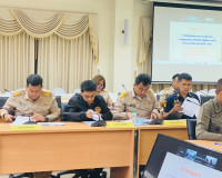 รองผู้ว่าราชการจังหวัดสุราษฎร์ธานี เป็นประธานในการประชุมคณะอ ... พารามิเตอร์รูปภาพ 4
