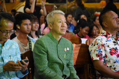 รองผู้ว่าราชการจังหวัดสุราษฎร์ธานี ได้กล่าวต้อนรับพลเอกเกรีย ... พารามิเตอร์รูปภาพ 1