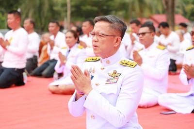 พระภิกษุสงฆ์ทั้งไทยและต่างชาติกว่า 500 รูป ธุดงผ่านจังหวัดสุ ... พารามิเตอร์รูปภาพ 1