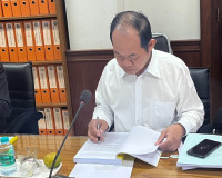 รองผู้ว่าราชการจังหวัดสุราษฎร์ธานี ในฐานะประธานกรรมการผู้ทรง ... พารามิเตอร์รูปภาพ 4