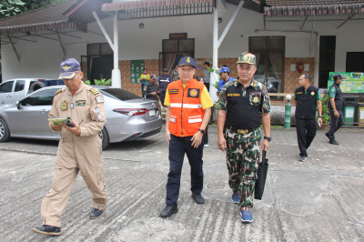 จังหวัดสุราษฎร์ธานีบินสำรวจพื้นที่เสี่ยงภัยดินโคลนถล่ม เตรีย ... พารามิเตอร์รูปภาพ 1