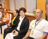 รองผู้ว่าราชการจังหวัดสุราษฎร์ธานี พร้อมด้วยหัวหน้าส่วนราชกา ... พารามิเตอร์รูปภาพ 8