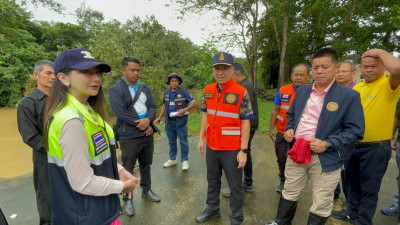 รองผู้ว่าฯสุราษฎร์ธานี ลงพื้นที่ติดตามปัญหาน้ำกัดเซาะตลิ่ง ร ... พารามิเตอร์รูปภาพ 1