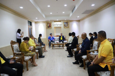 จังหวัดสุราษฎร์ธานีให้การต้อนรับเอกอัครราชทูต สถานเอกอัครราช ... พารามิเตอร์รูปภาพ 1