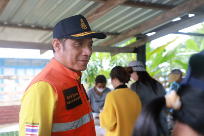 รองผู้ว่าราชการจังหวัดสุราษฎร์ธานี และนายอำเภอกาญจนดิษฐ์ ร่ว ... พารามิเตอร์รูปภาพ 1