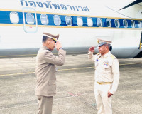 รองผู้ว่าราชการจังหวัดสุราษฎร์ธานี ให้การต้อนรับพลเอก ดาว์พง ... พารามิเตอร์รูปภาพ 1