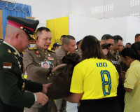 พระบาทสมเด็จพระเจ้าอยู่หัว ทรงห่วงใยราษฎรที่ประสบอุทกภัย ในโ ... พารามิเตอร์รูปภาพ 4
