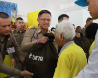 พระบาทสมเด็จพระเจ้าอยู่หัว ทรงห่วงใยราษฎรที่ประสบอุทกภัย ในโ ... พารามิเตอร์รูปภาพ 5