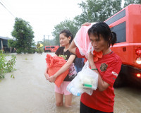 พระบาทสมเด็จพระเจ้าอยู่หัว ทรงห่วงใยราษฎรที่ประสบอุทกภัย ในโ ... พารามิเตอร์รูปภาพ 35