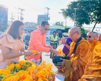 รองผู้ว่าราชการจังหวัดสุราษฎร์ธานี พร้อมด้วย นางพรรณทิพย์ เจ ... พารามิเตอร์รูปภาพ 6