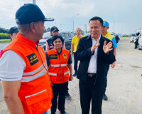 รองผู้ว่าราชการจังหวัดสุราษฎร์ธานี พร้อมด้วยหัวหน้าส่วนราชกา ... พารามิเตอร์รูปภาพ 11