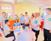 รองผู้ว่าราชการจังหวัดสุราษฎร์ธานี เป็นประธานในกิจกรรมเทิดพร ... พารามิเตอร์รูปภาพ 11